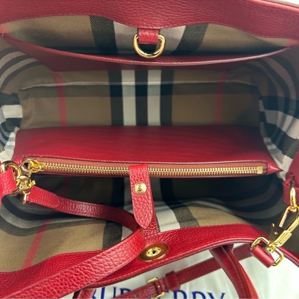 Women’s Burberry banner pebble grain leather tote/shoulder bag Classic check NWT - Picture 8 of 15